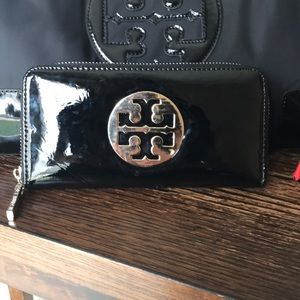 Tory Burch wallet